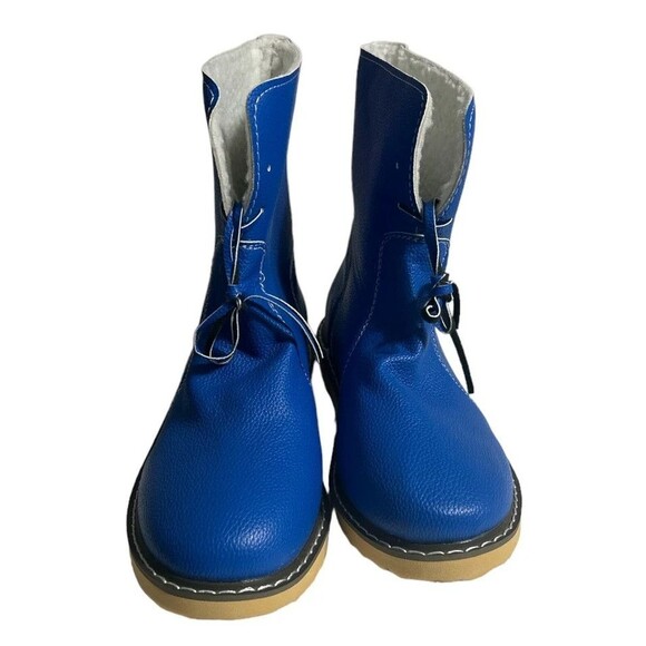 Woman's Booties, Size 7.5 Blue with soft furry lining‎ New - Picture 1 of 6